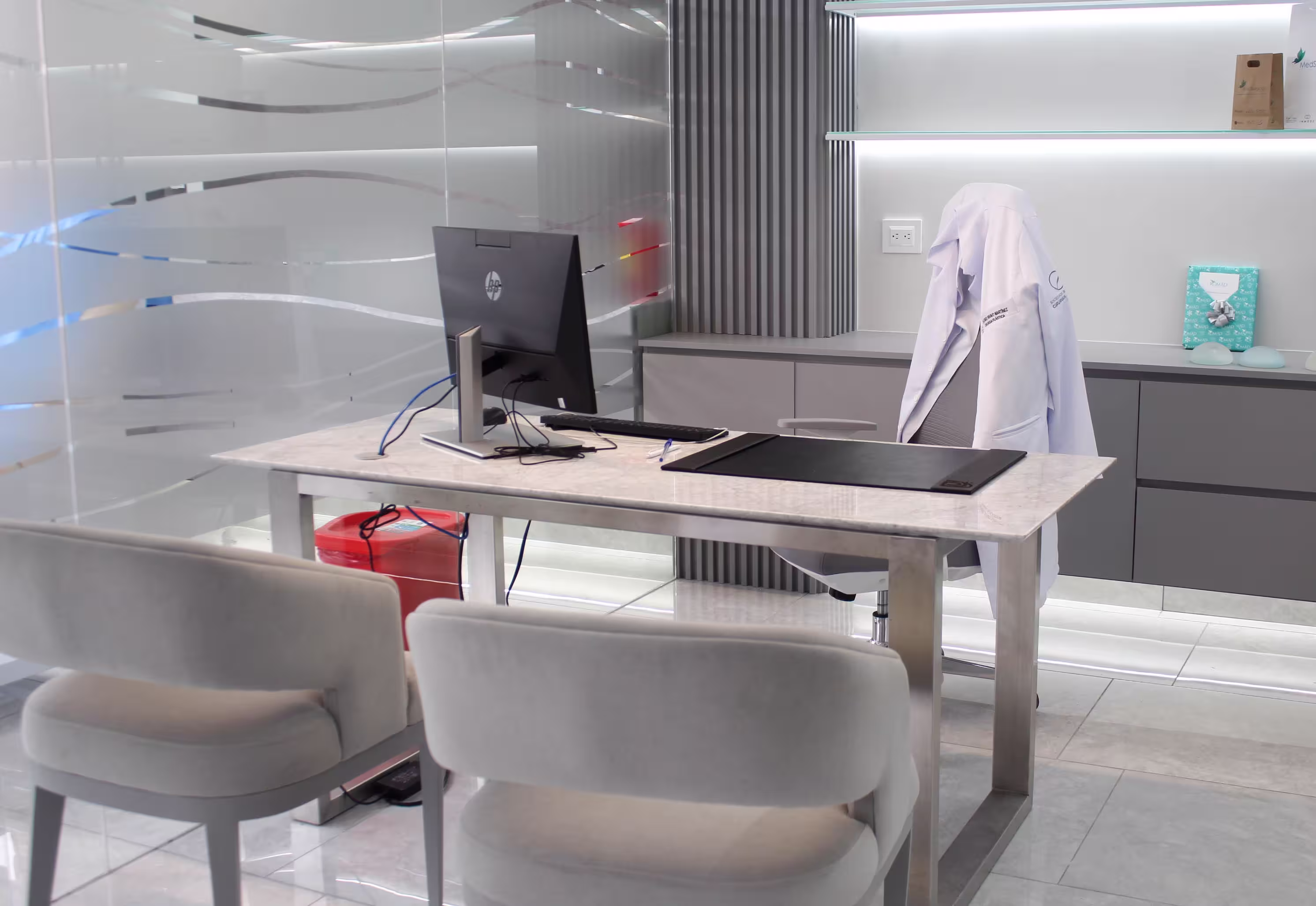 DoCorpo clinic waiting room with comfortable atmosphere