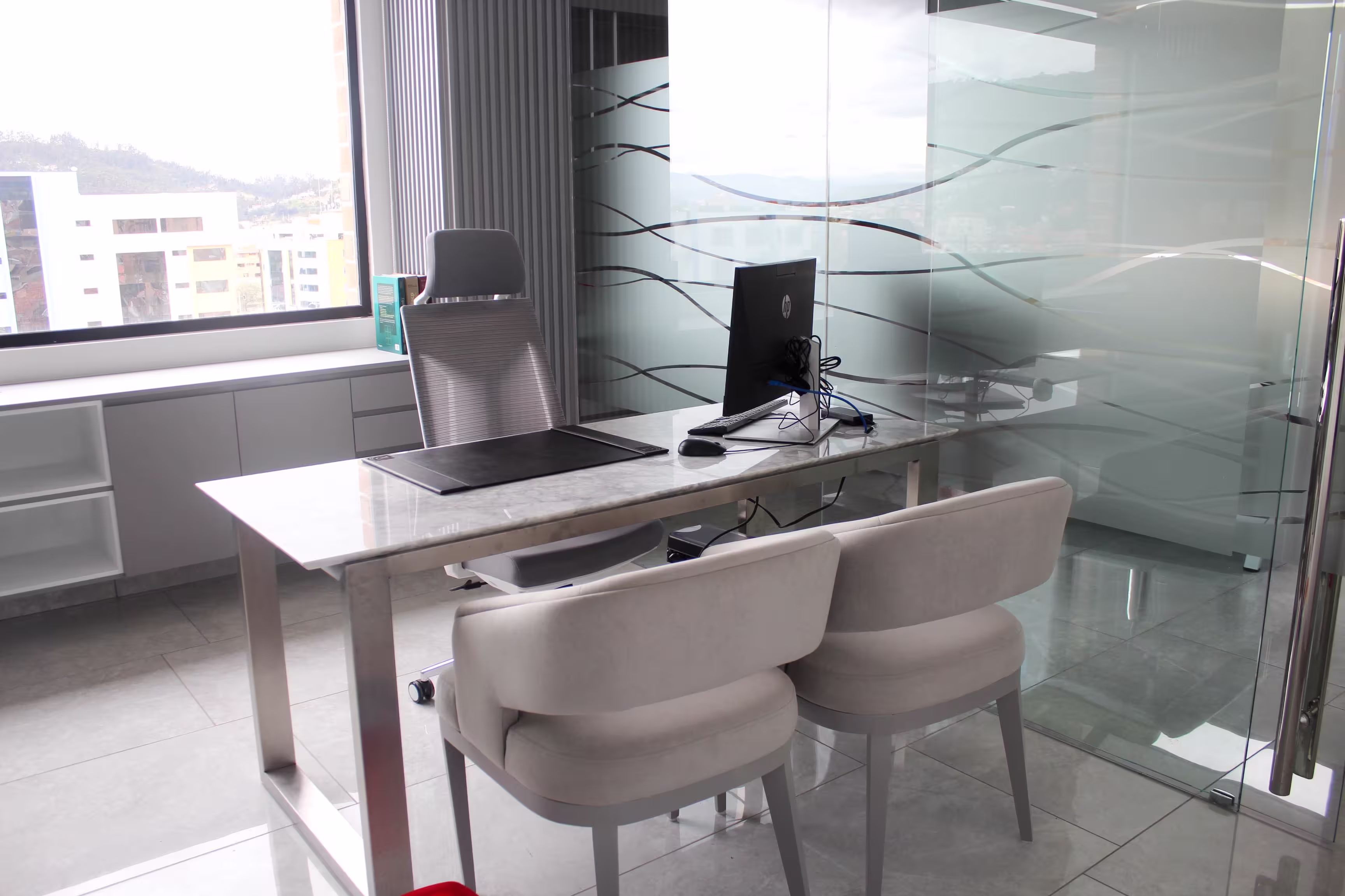Reception and welcome area at DoCorpo clinic in Cuenca