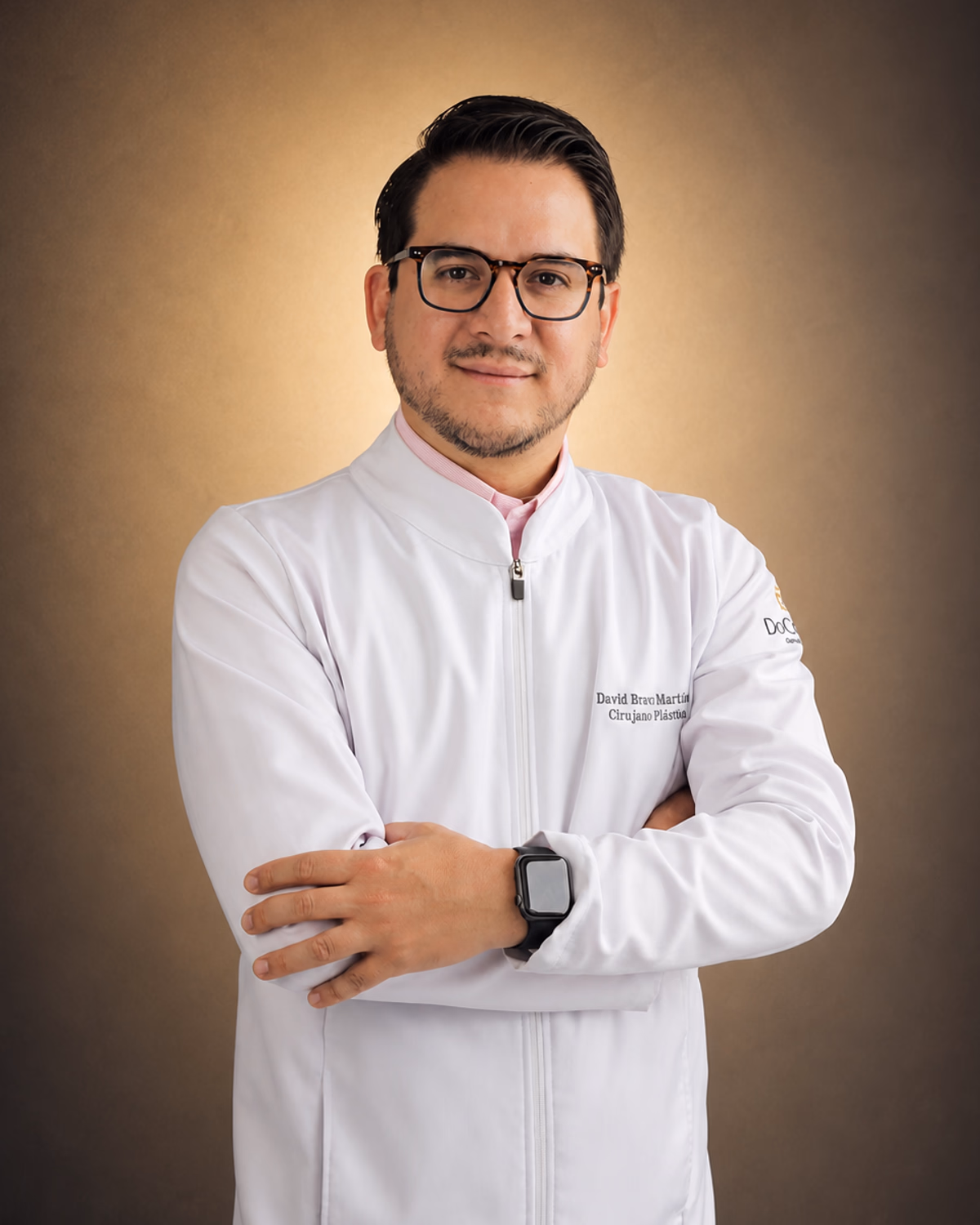 Retrato profesional de Dr. David Bravo Martínez